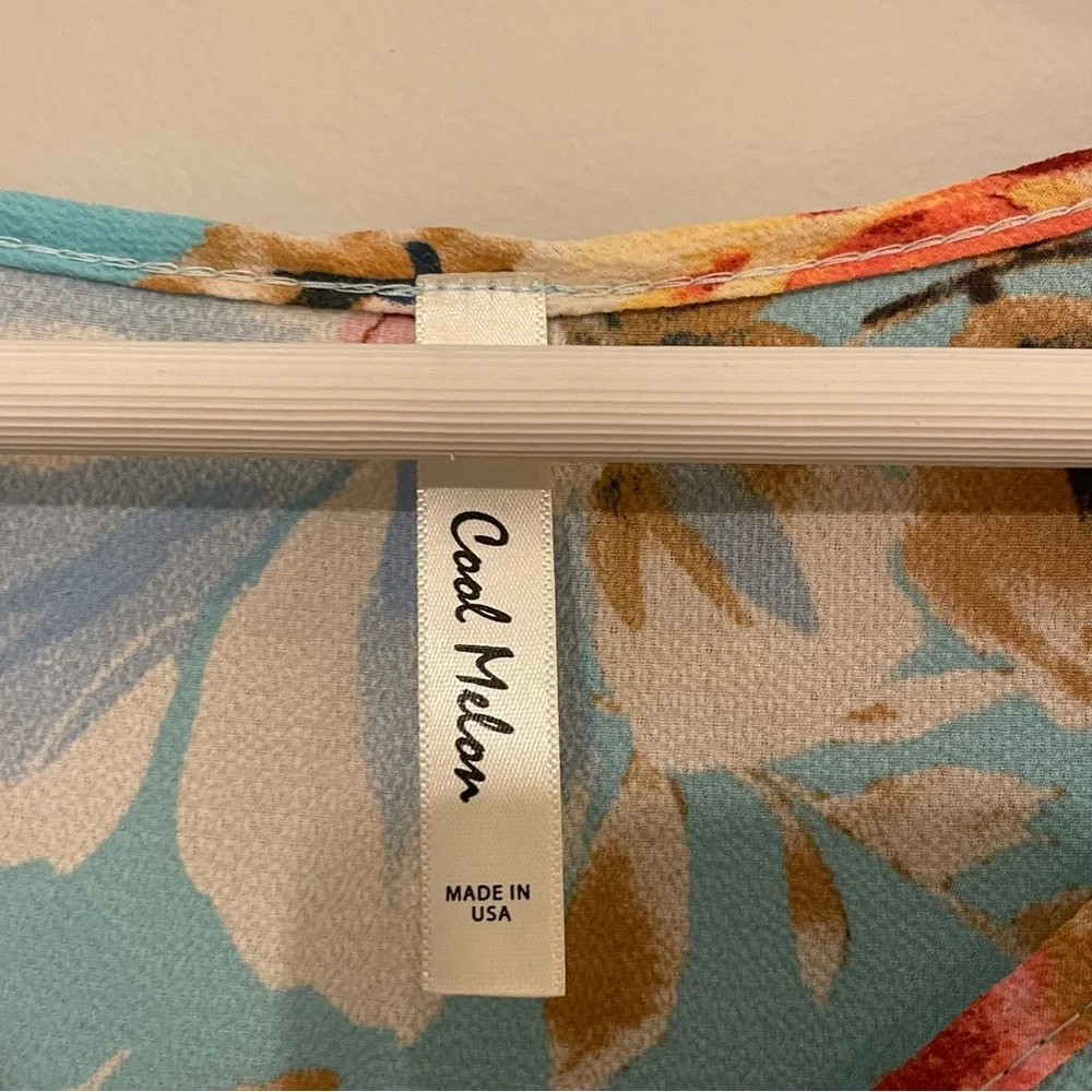 5/$25 COOL MELON Floral Boho Flowy Crepe Blouse Medium - Picture 5 of 7